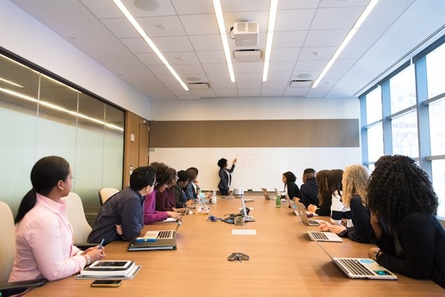 Comment établir des partenariats fructueux avec d’autres entreprises en 2025 ?