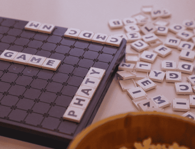 Développer l’esprit des enfants avec un créateur de mots croisés