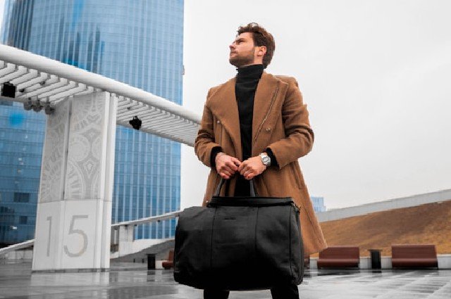 Explorez notre collection exceptionnelle de sacoches masculines