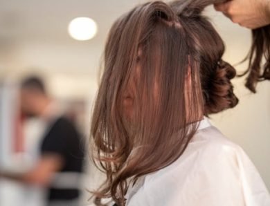 Découvrez le guide ultime pour adopter une coupe de cheveux longs dégradée