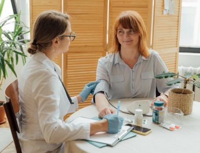 Les défis et les récompenses du métier de cardiologue en 2025