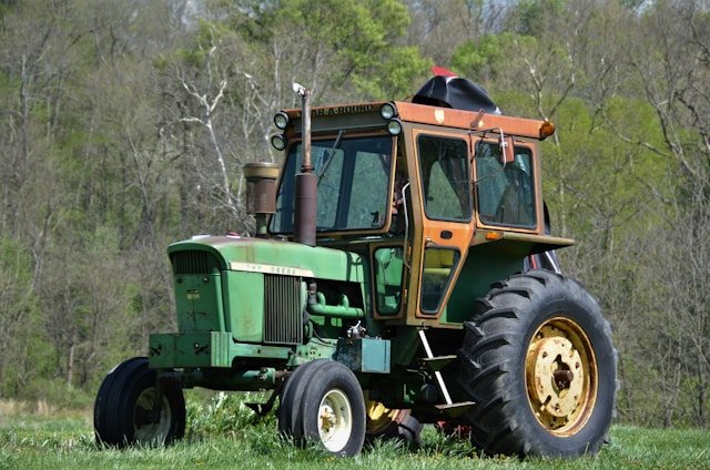 Les modèles de tracteurs idéaux pour initier les jeunes passionnés d’agriculture