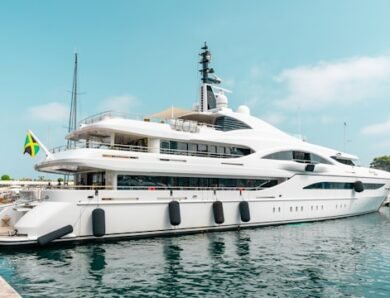 Louez un yacht de luxe : guide pratique et astuces clés