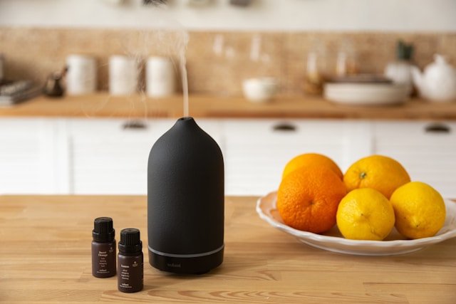 Les huiles essentielles : un allié incontournable pour dynamiser votre routine matinale