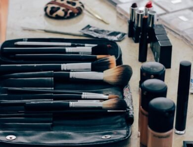 Guide essentiel pour des pinceaux de maquillage impeccables : conseils