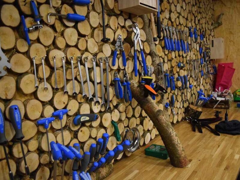 Coin bricolage en garage froid : penser l&rsquo;espace avant d&rsquo;acheter