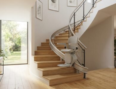 Comment bien choisir son monte-escalier pour garder son autonomie ?