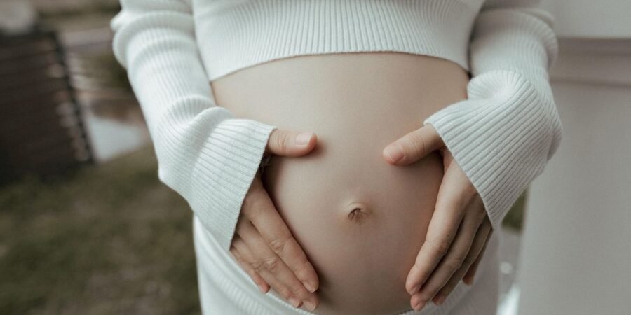 Préparer son enfant à un petit frère sans éveiller sa jalousie